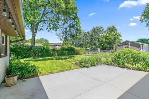 616 Clover Lane Schaumburg IL 60193