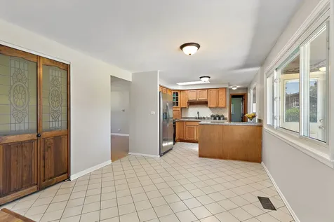 616 Clover Lane Schaumburg IL 60193