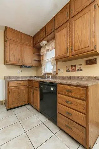 948 42ND Avenue Rock Island IL 61201