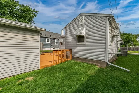 948 42ND Avenue Rock Island IL 61201
