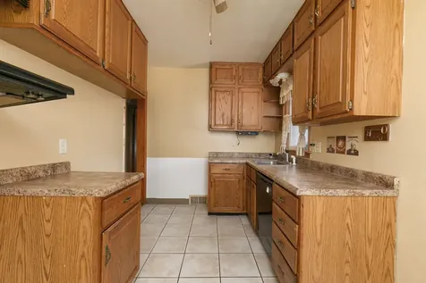 948 42ND Avenue Rock Island IL 61201