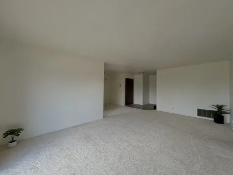1956 North Hidden Creek Circle Palatine IL 60074