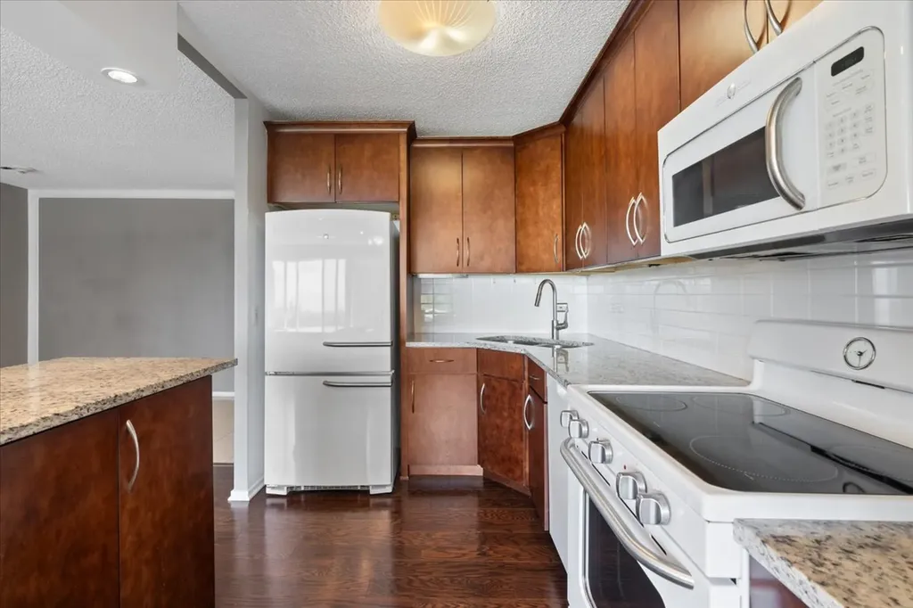 801 South Plymouth Court Chicago IL 60605