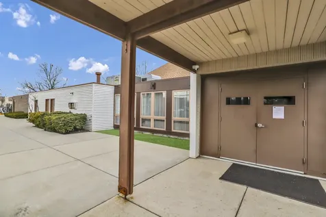 1500 Robin Circle Hoffman Estates IL 60194