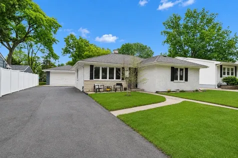 109 South Elm Street Palatine IL 60067
