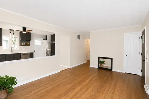 109 South Elm Street Palatine IL 60067