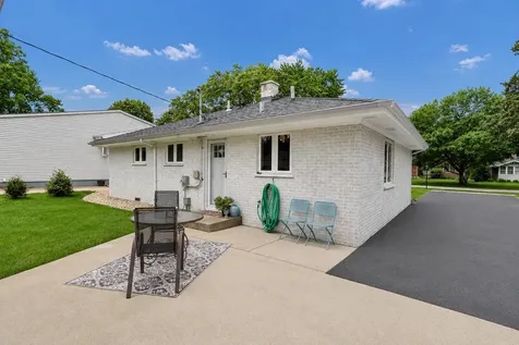 109 South Elm Street Palatine IL 60067