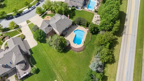 22417 Hughes Street Frankfort IL 60423