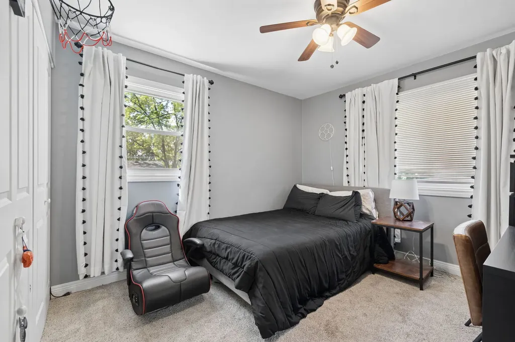7025 Roberts Drive Woodridge IL 60517