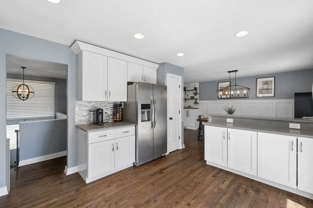 7025 Roberts Drive Woodridge IL 60517