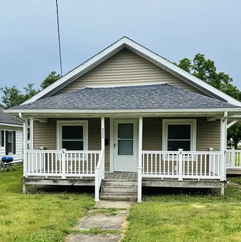 222 East Thompson Avenue Hoopeston IL 60942