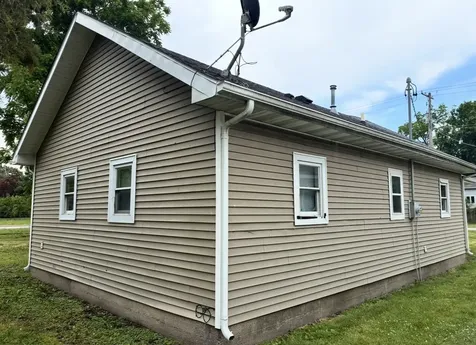 222 East Thompson Avenue Hoopeston IL 60942