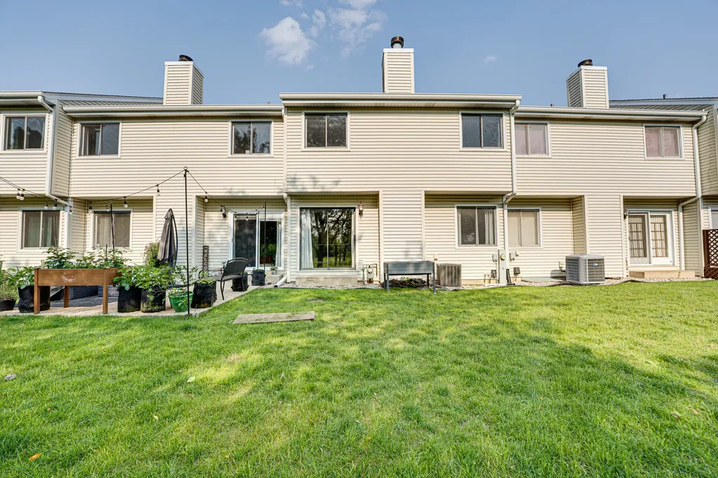 1633 Hilton Head Drive Naperville IL 60563