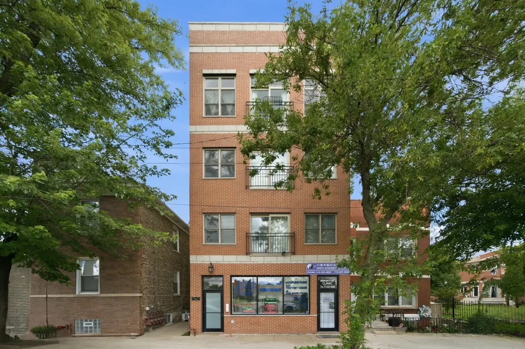 832 West 36th Street Chicago IL 60609