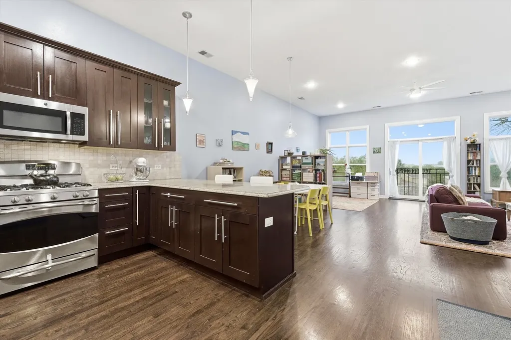 832 West 36th Street Chicago IL 60609