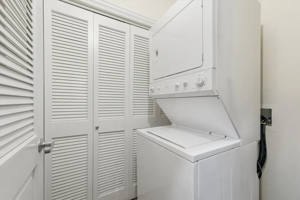 832 West 36th Street Chicago IL 60609