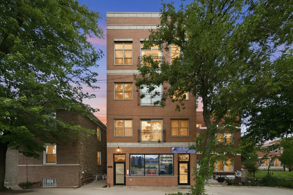 832 West 36th Street Chicago IL 60609