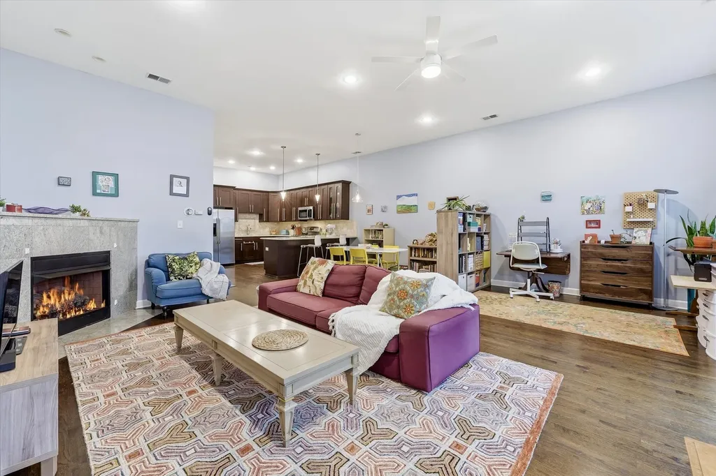 832 West 36th Street Chicago IL 60609