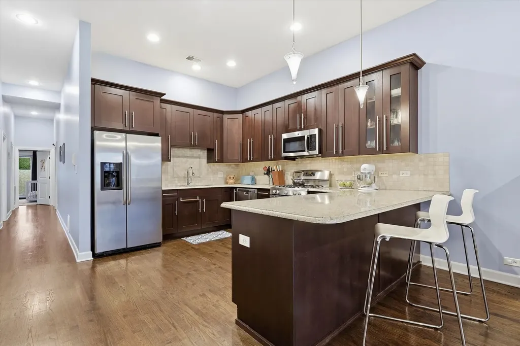 832 West 36th Street Chicago IL 60609