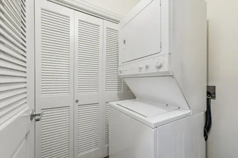 832 West 36th Street Chicago IL 60609