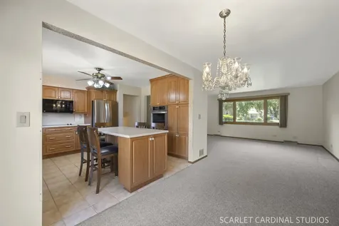 2120 Meadow Drive Lindenhurst IL 60046