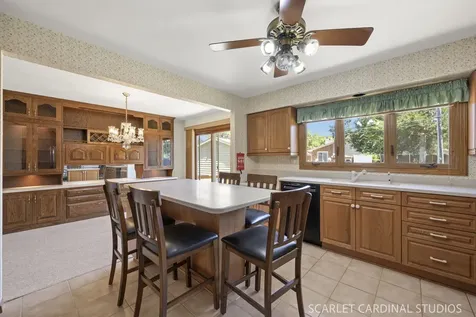 2120 Meadow Drive Lindenhurst IL 60046