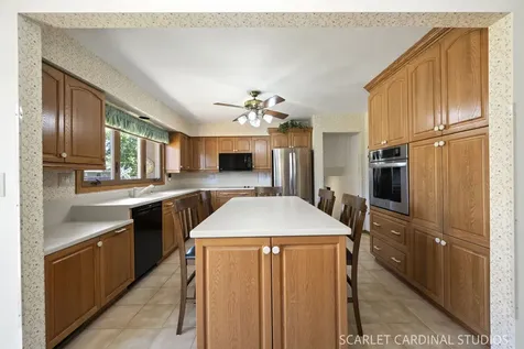 2120 Meadow Drive Lindenhurst IL 60046