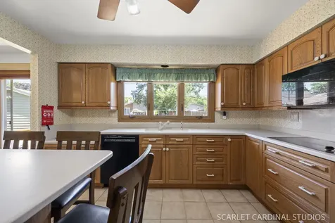 2120 Meadow Drive Lindenhurst IL 60046