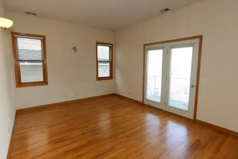 824 West Buckingham Place Chicago IL 60657