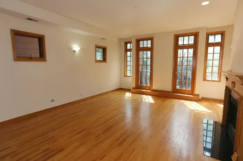 824 West Buckingham Place Chicago IL 60657