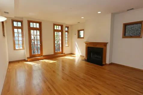 824 West Buckingham Place Chicago IL 60657