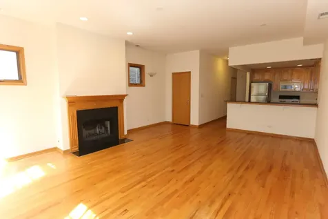 824 West Buckingham Place Chicago IL 60657