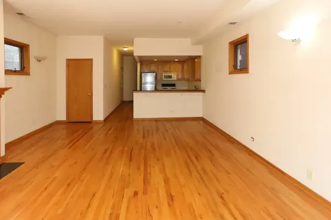 824 West Buckingham Place Chicago IL 60657