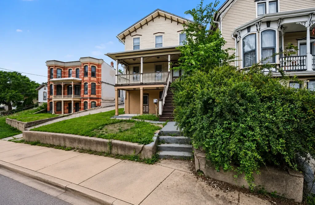 217 Michigan Street Elgin IL 60120
