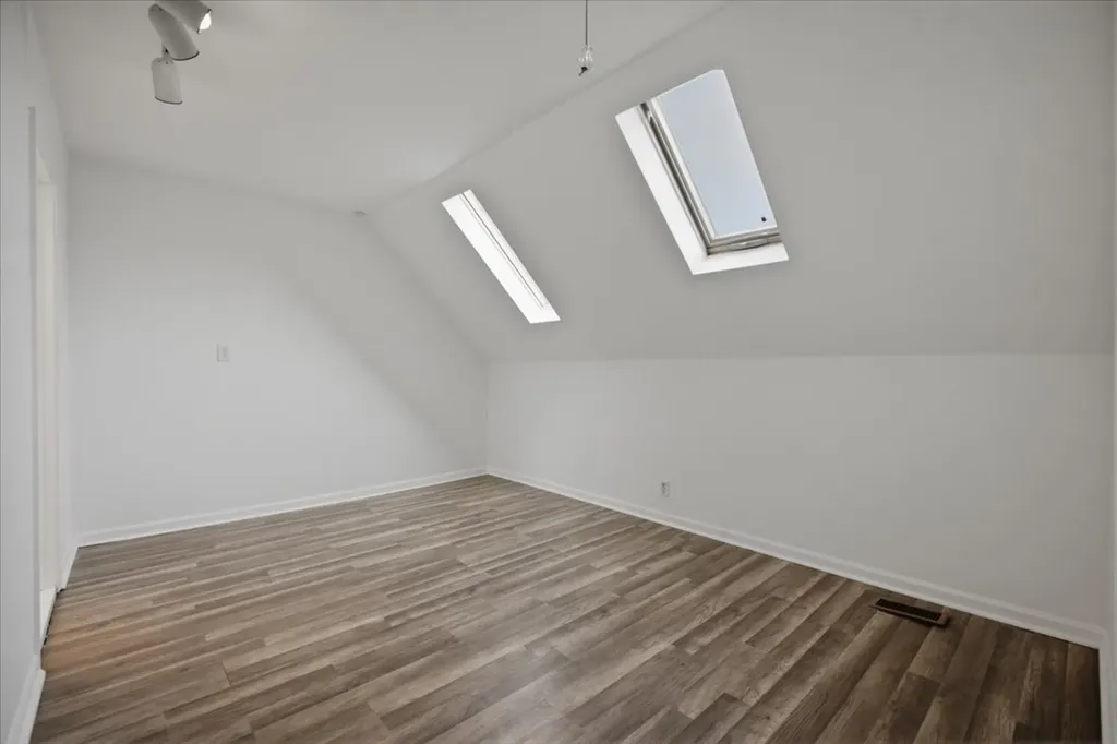 3859 North Whipple Street Chicago IL 60618