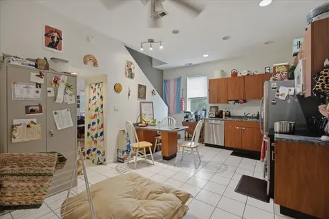 3859 North Whipple Street Chicago IL 60618