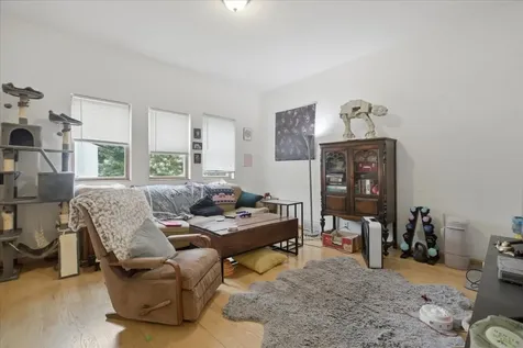 3859 North Whipple Street Chicago IL 60618