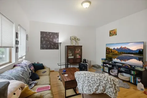 3859 North Whipple Street Chicago IL 60618