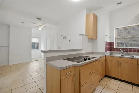 3859 North Whipple Street Chicago IL 60618