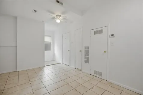 3859 North Whipple Street Chicago IL 60618
