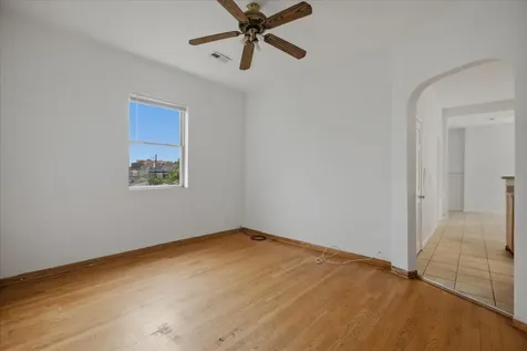 3859 North Whipple Street Chicago IL 60618