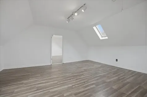3859 North Whipple Street Chicago IL 60618