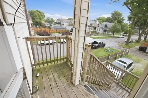 3859 North Whipple Street Chicago IL 60618