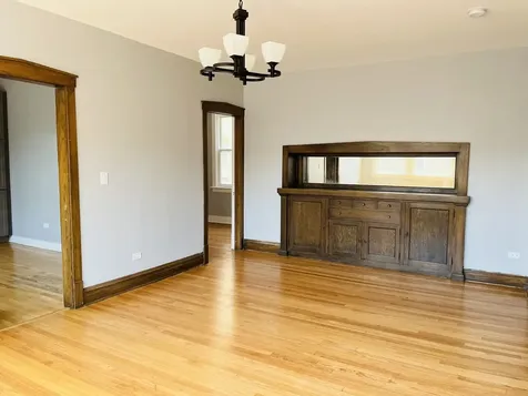 5644 North Artesian Avenue Chicago IL 60659
