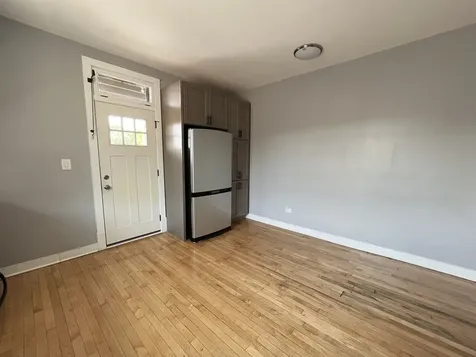 5644 North Artesian Avenue Chicago IL 60659