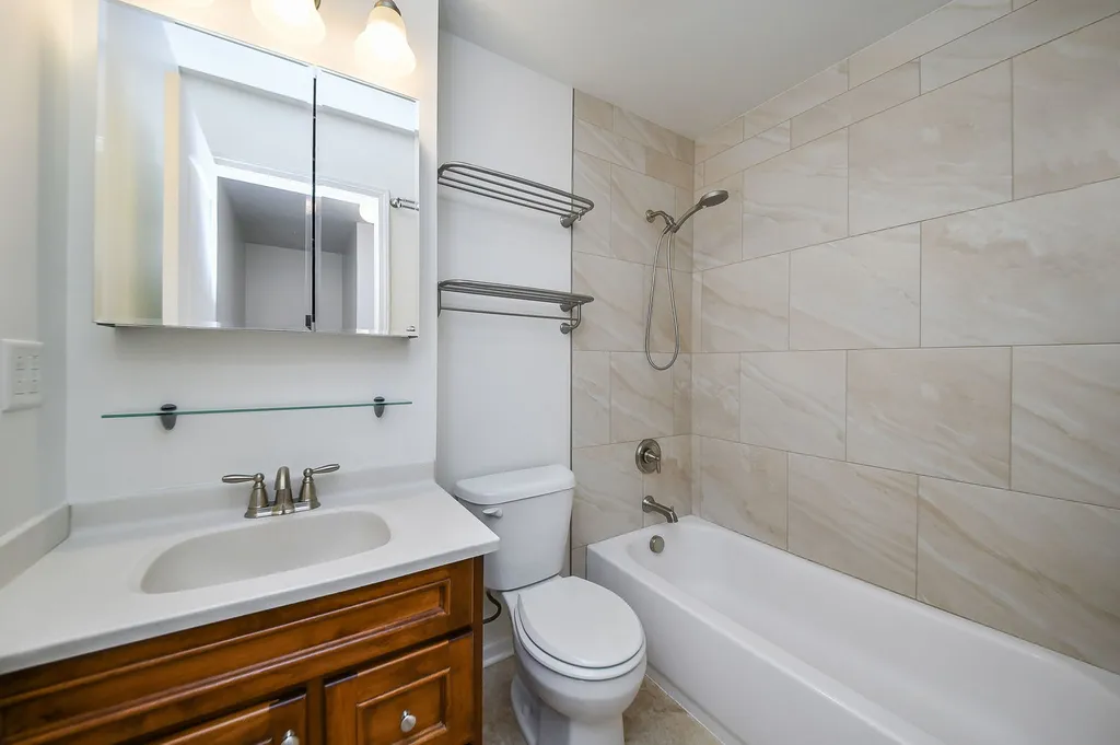 1675 Valley Forge Court Wheaton IL 60189