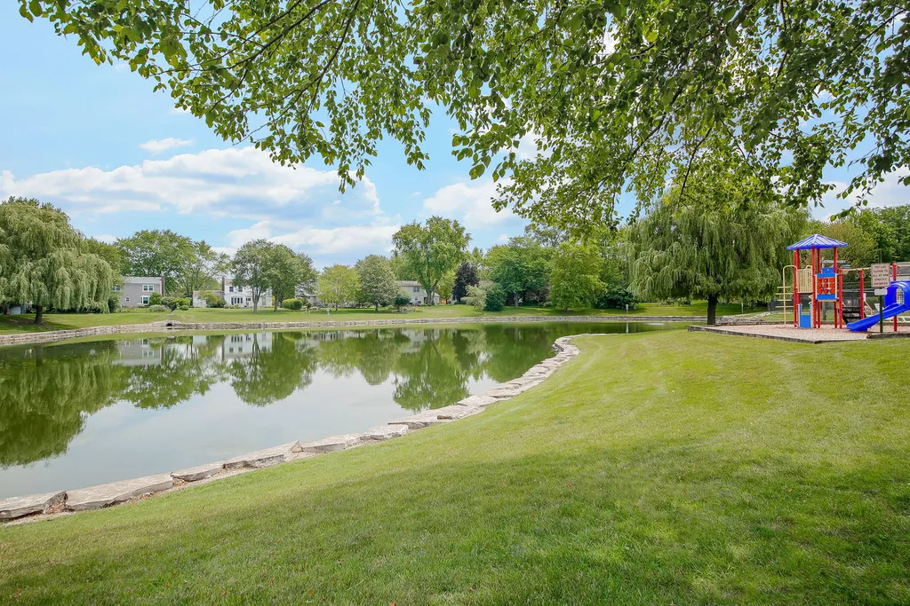1675 Valley Forge Court Wheaton IL 60189