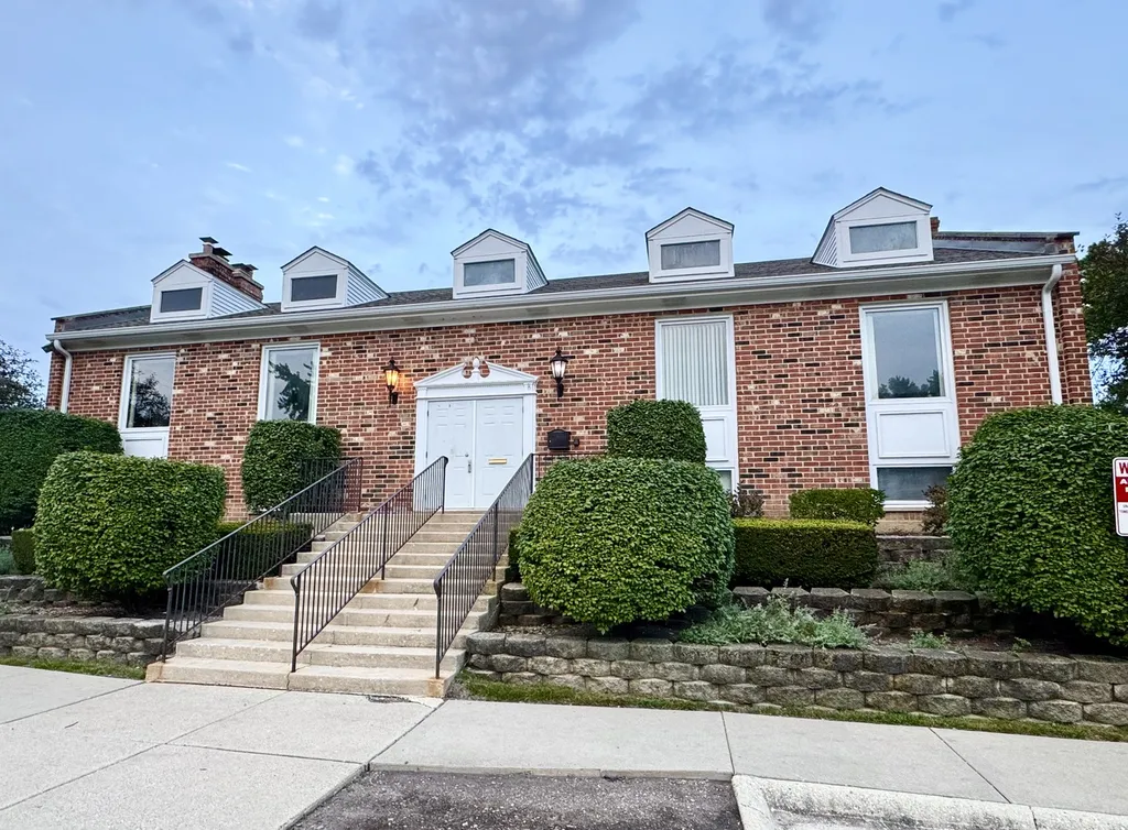1675 Valley Forge Court Wheaton IL 60189