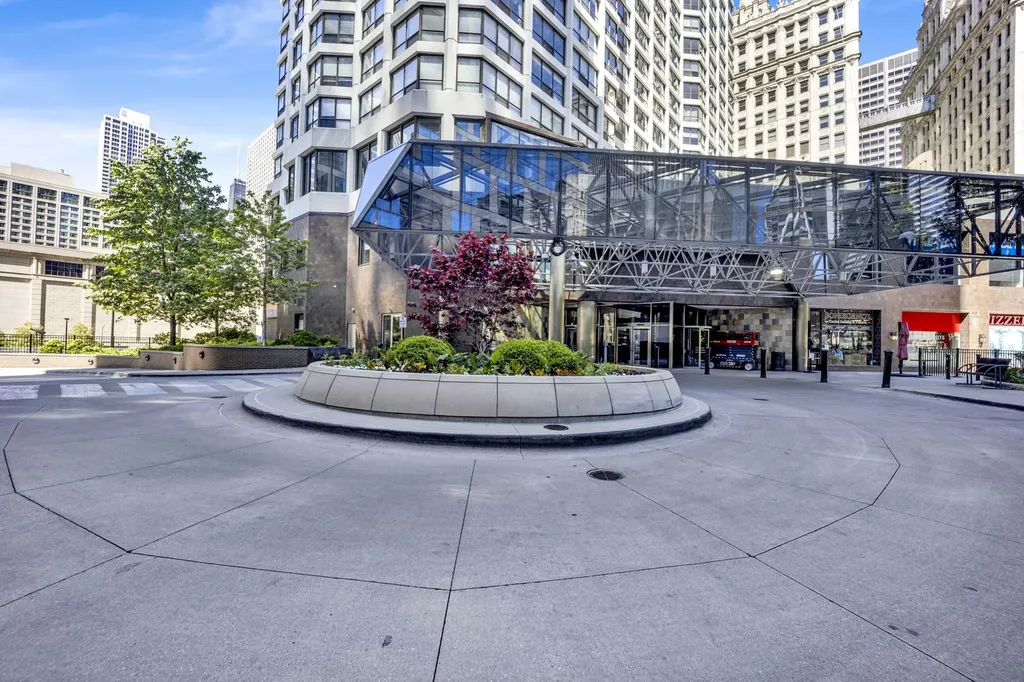 405 North Wabash Avenue Chicago IL 60611