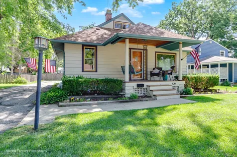 639 South 2nd Street West Dundee IL 60118